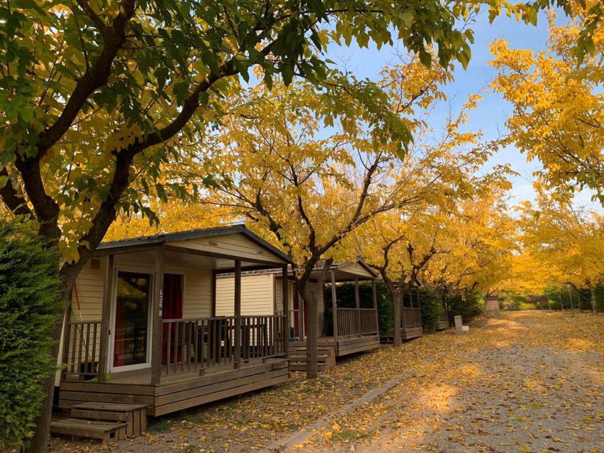 Camping Oliana Esterno foto