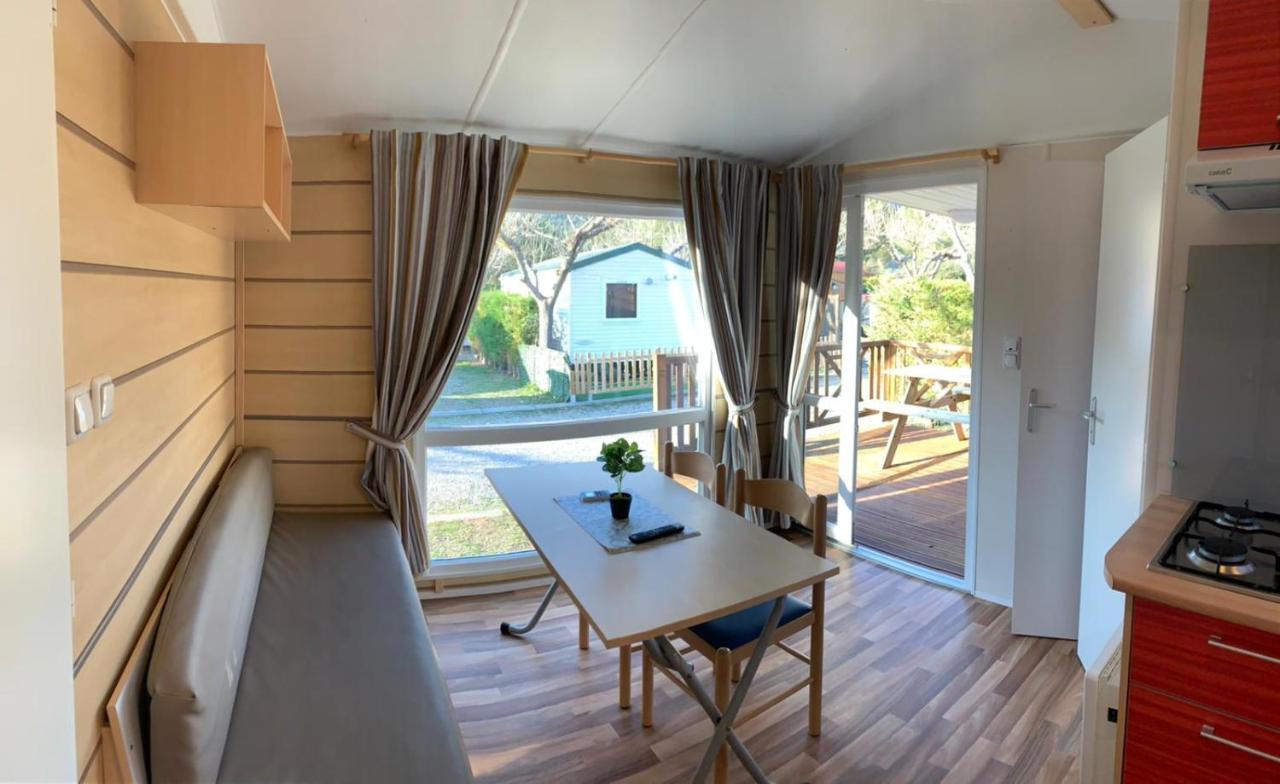 Camping Oliana Esterno foto