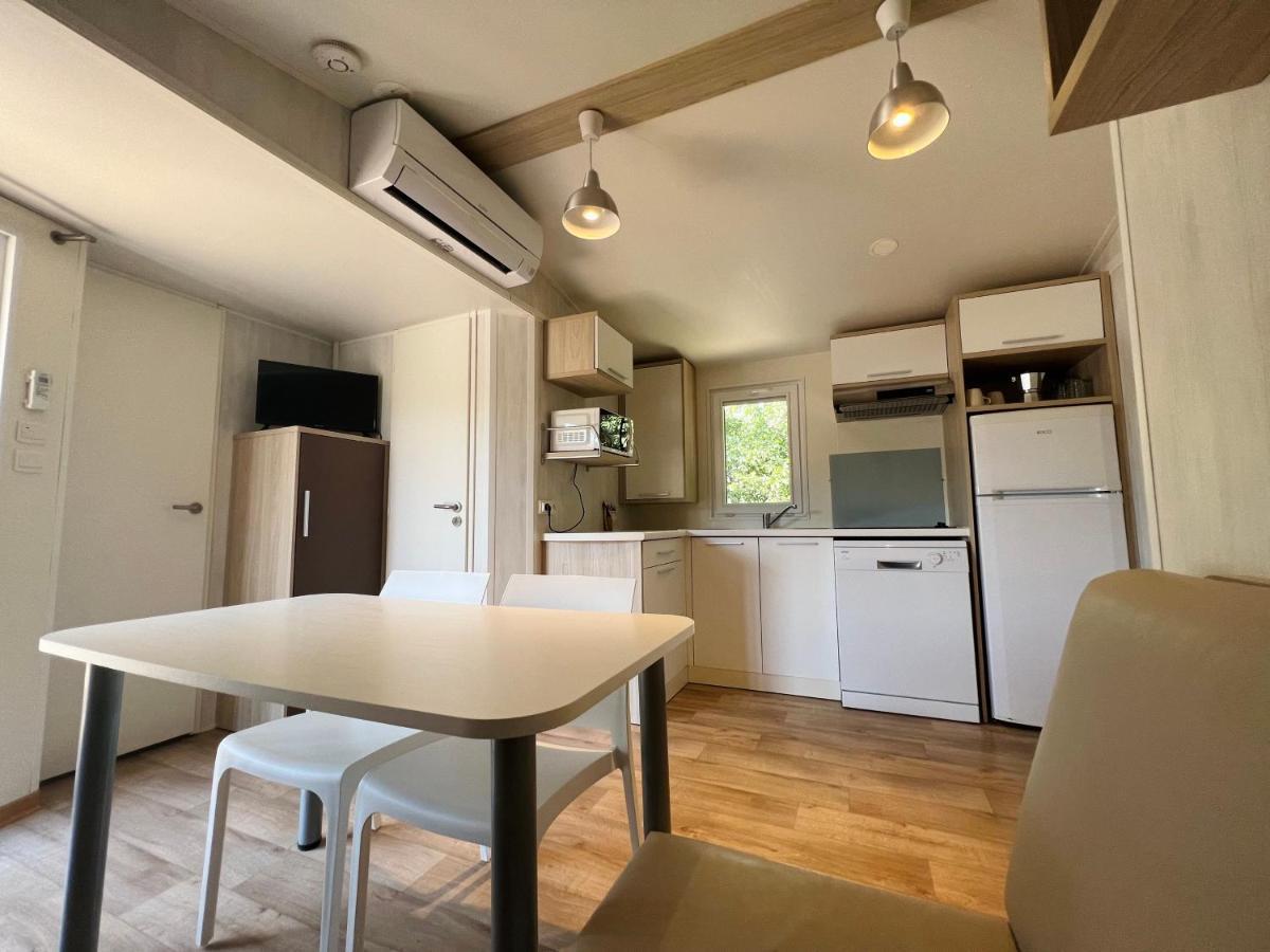Camping Oliana Esterno foto