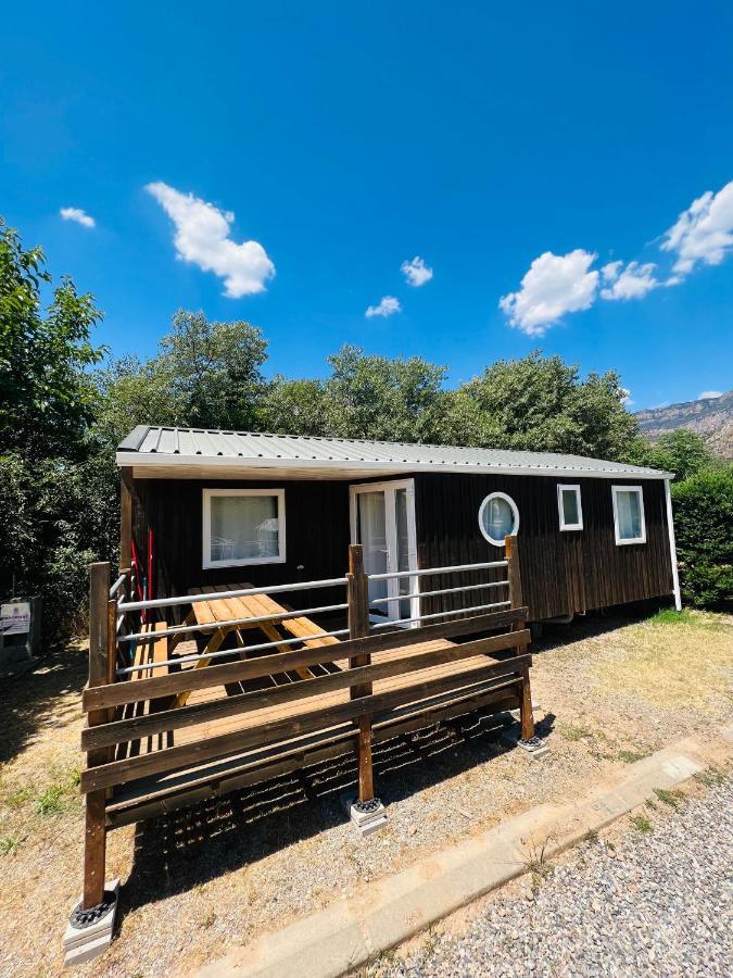 Camping Oliana Esterno foto