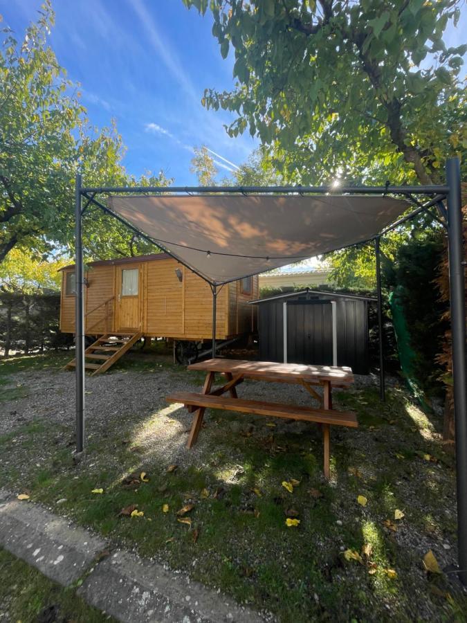 Camping Oliana Esterno foto