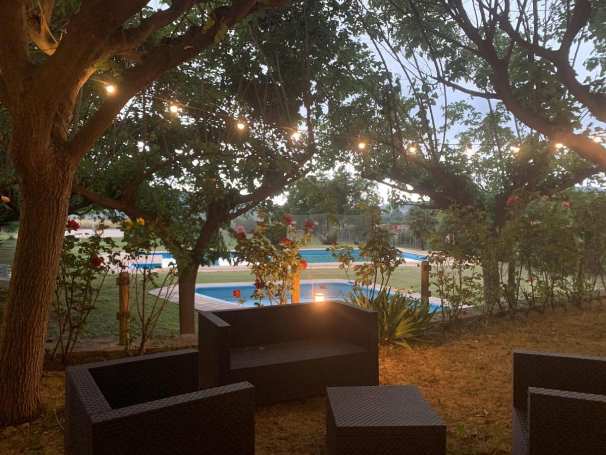 Camping Oliana Esterno foto